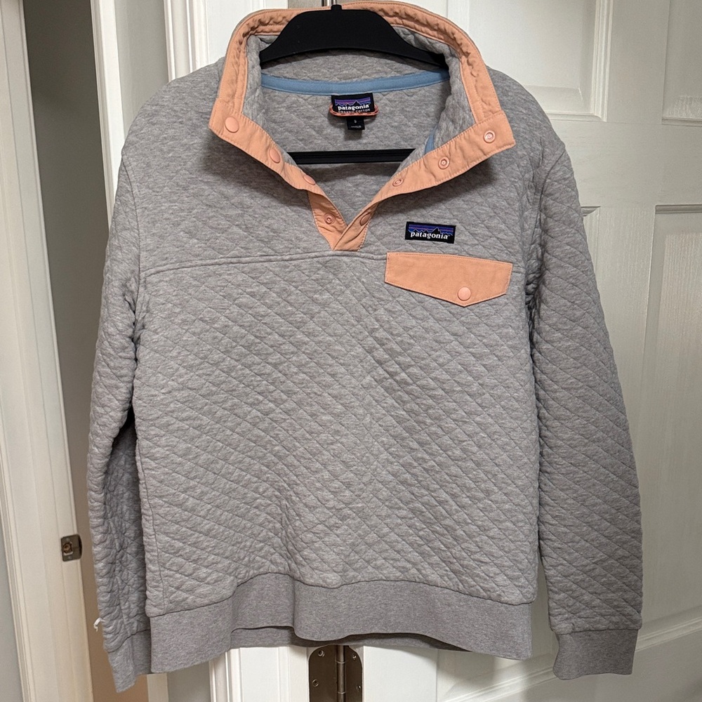 Patagonia Quilted Pullover in Gray and Peach